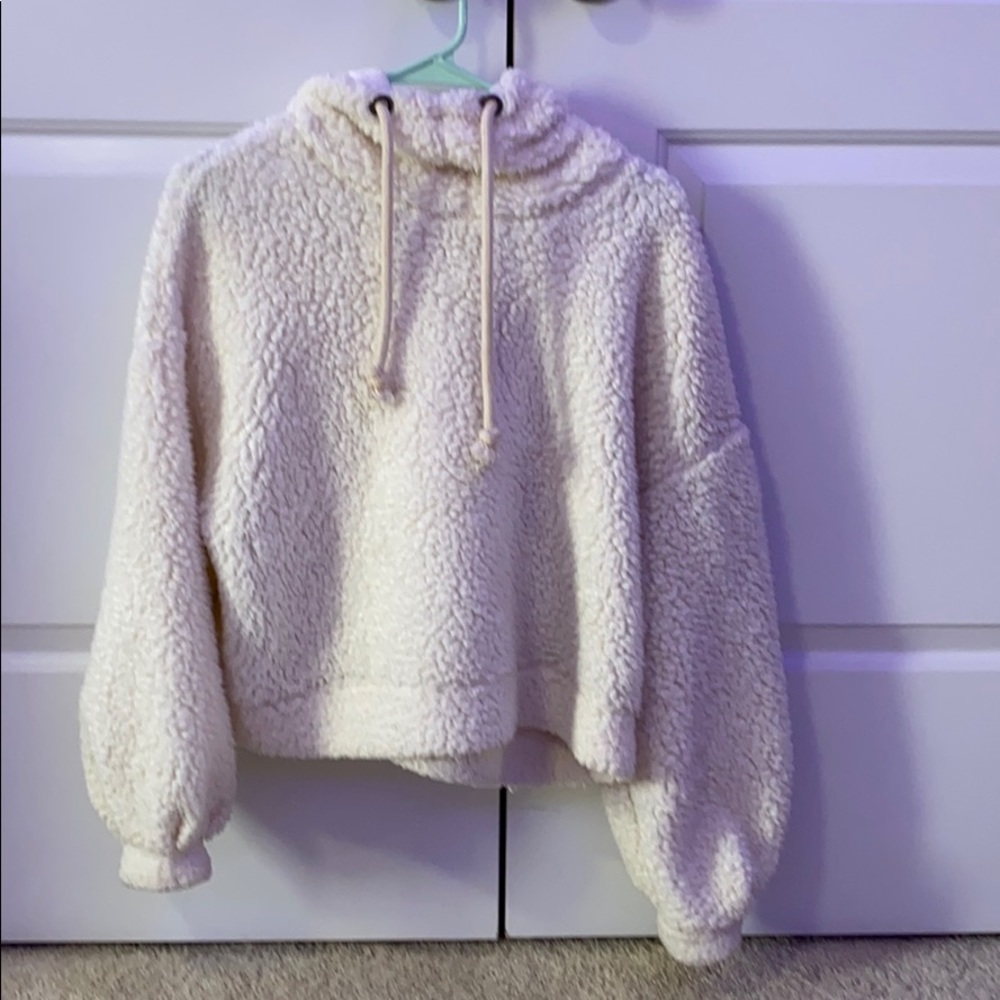 ✨polar bear hoodie✨